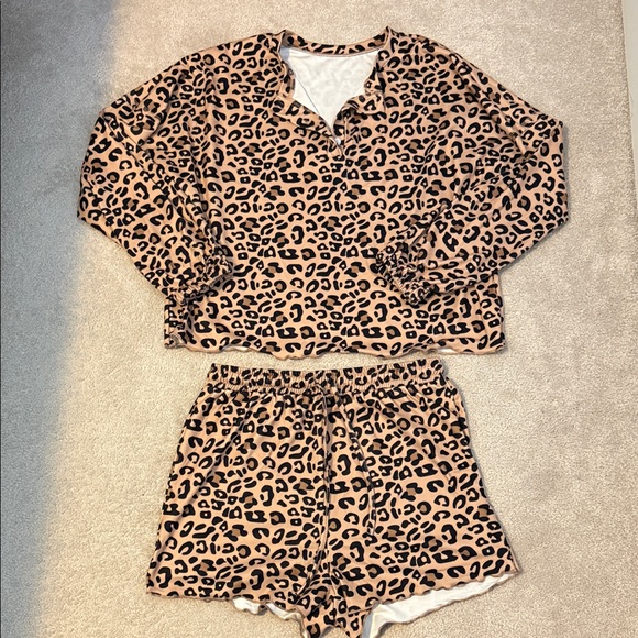 Other - Lounge set L leopard 🐆 print